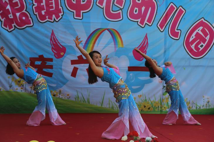 孩子们优美的舞蹈动作_皮皮网 孩子们优美的舞蹈动作